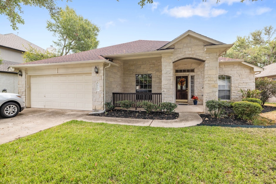 3013 Plantation, Round Rock, TX 78681, Presented by Pat Gunter, RE/MAX Capital City. Powered by